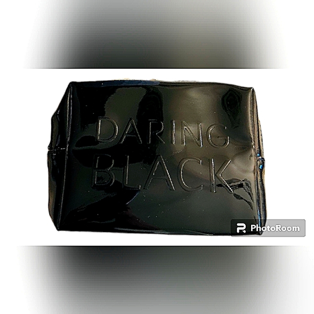 YVES SAINT LAURENT BLACK  PATENT LEATHER CLUTCH COSMETIC  POUCH  NWT